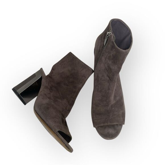 VINCE Fenmore Suede Peep Toe Booties Brown Suede Women's Ankle Boots Heels 9 - Picture 1 of 6